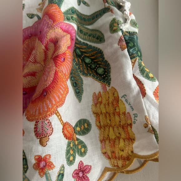 Farm Rio Macaw Bloom Scalloped 100% Linen Shorts - Size M/L - Picture 7 of 14